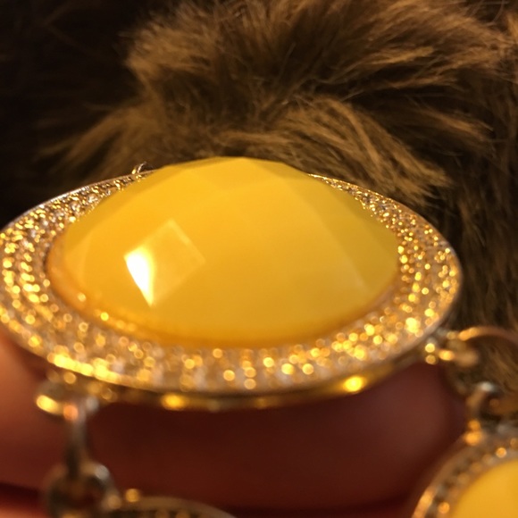 Large faceted yellow cabochon statement necklace - Picture 7 of 7